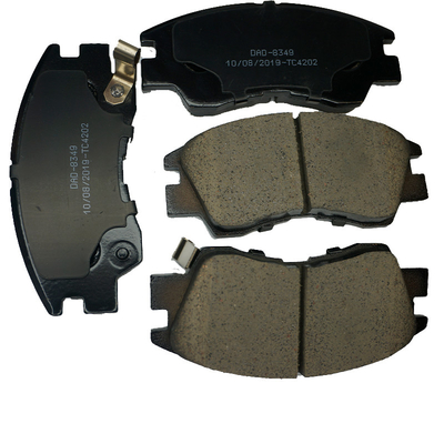 Mitsubishi PAJERO I L04 G D349 MB 500 812 Des plaquettes de frein en céramique bas métal pour freins à disque