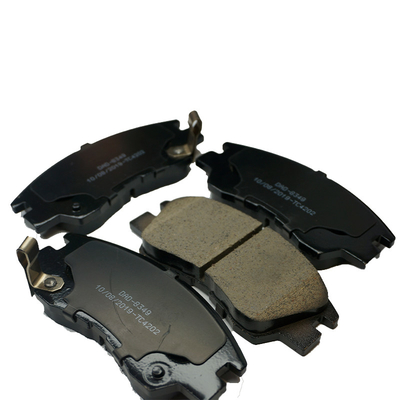 Mitsubishi PAJERO I L04 G D349 MB 500 812 Des plaquettes de frein en céramique bas métal pour freins à disque