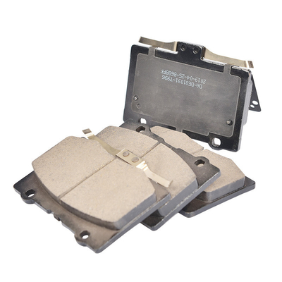 OE 04466-06020 04466-20100 8V0698151C 04466-33130 Toyota Camry Tiguan Des plaquettes de frein en céramique